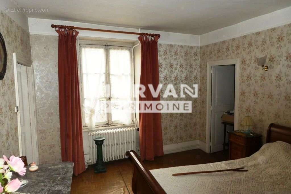 Maison à SAINT-SAULGE