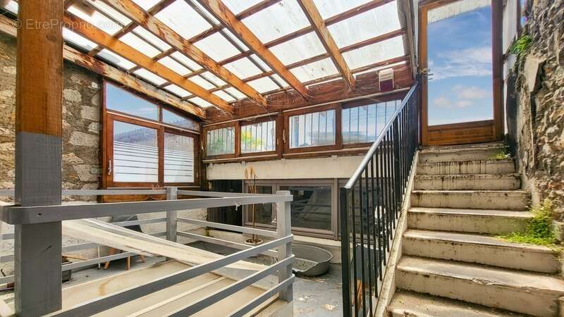 Maison à MONTREJEAU