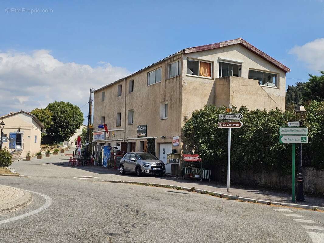 Ensemble immobilier avec commerces et logements – Idéal investisseur - photo 3