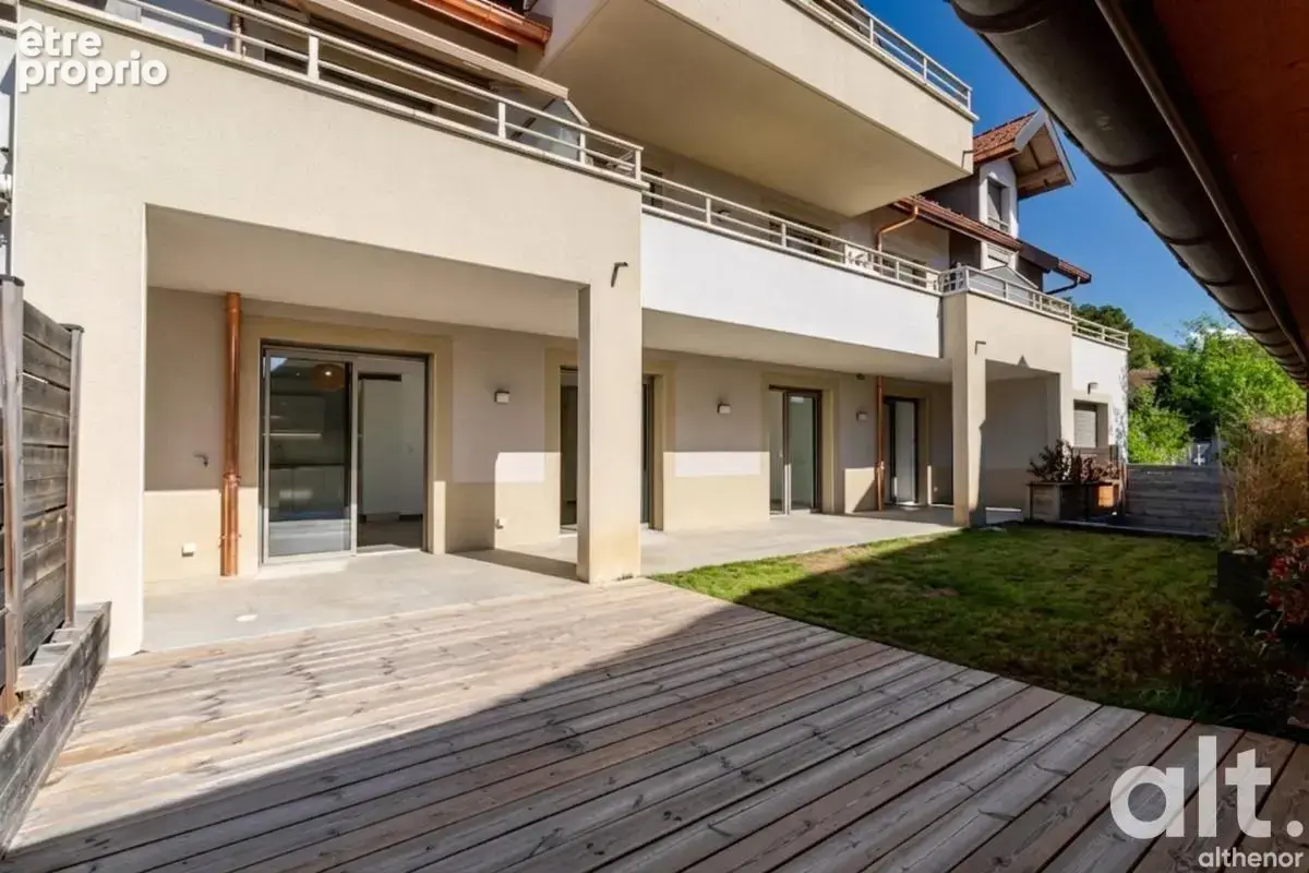 Appartement à Veyrier-du-Lac — jardin et vue lac - photo 8