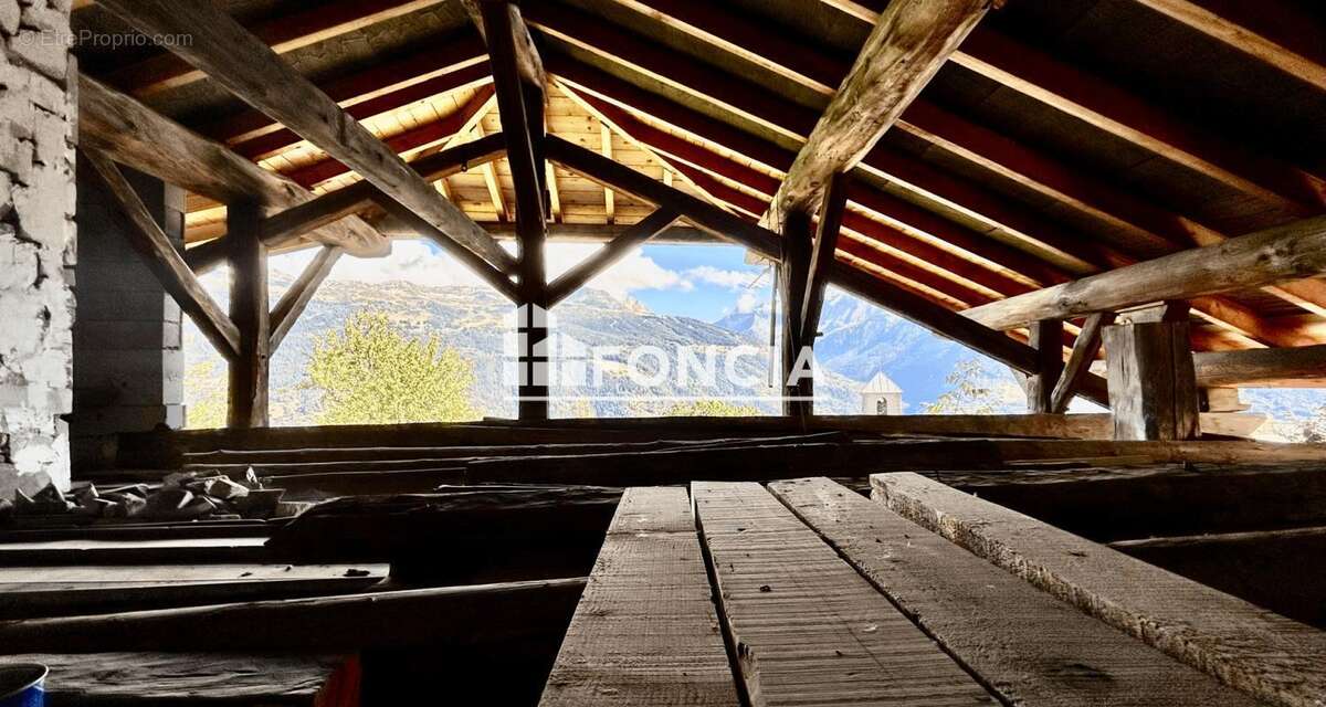 Maison à LES CHAPELLES