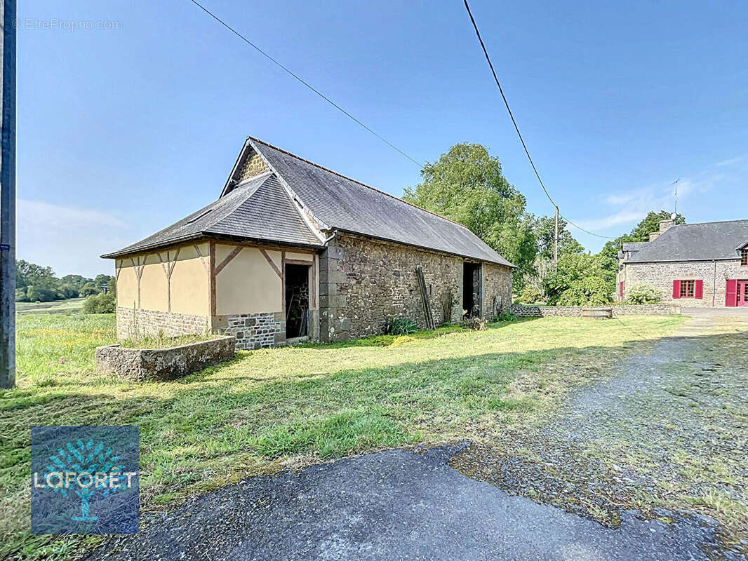 Maison à LOUVIGNE-DU-DESERT
