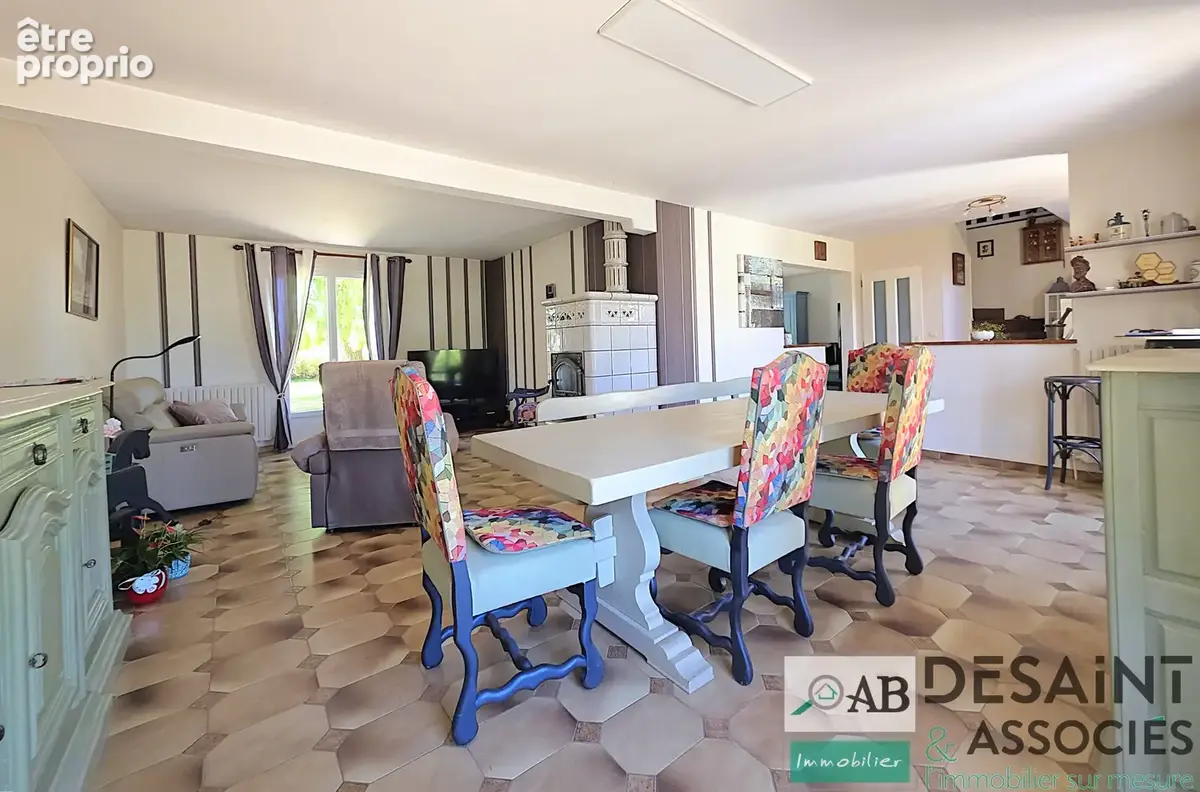 Maison à vendre sur Guerard 187m2 dont 119m2 de plain-pied, sous-sol total, 5 chambres, terrain 1 500m2 - photo 2