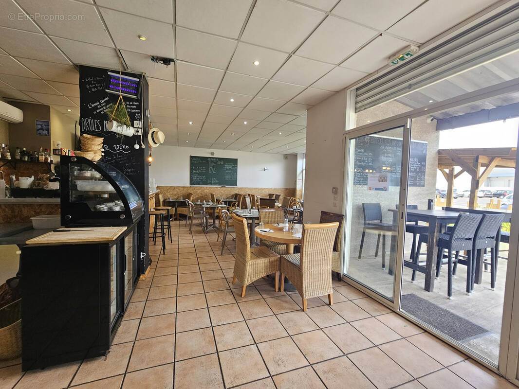 Commerce à LUNEL-VIEL