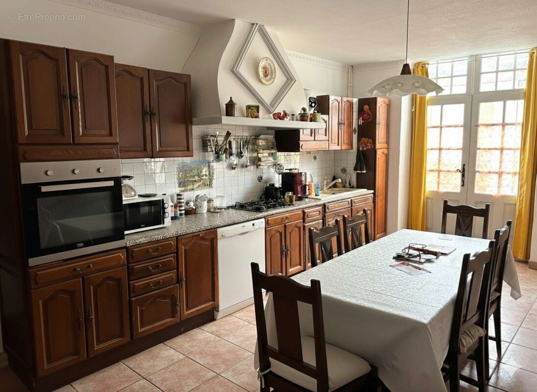 Maison à SAINT-JEAN-D'ANGELY