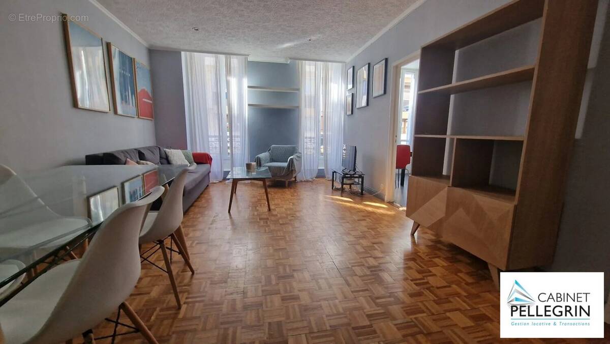 Appartement à MARSEILLE-5E