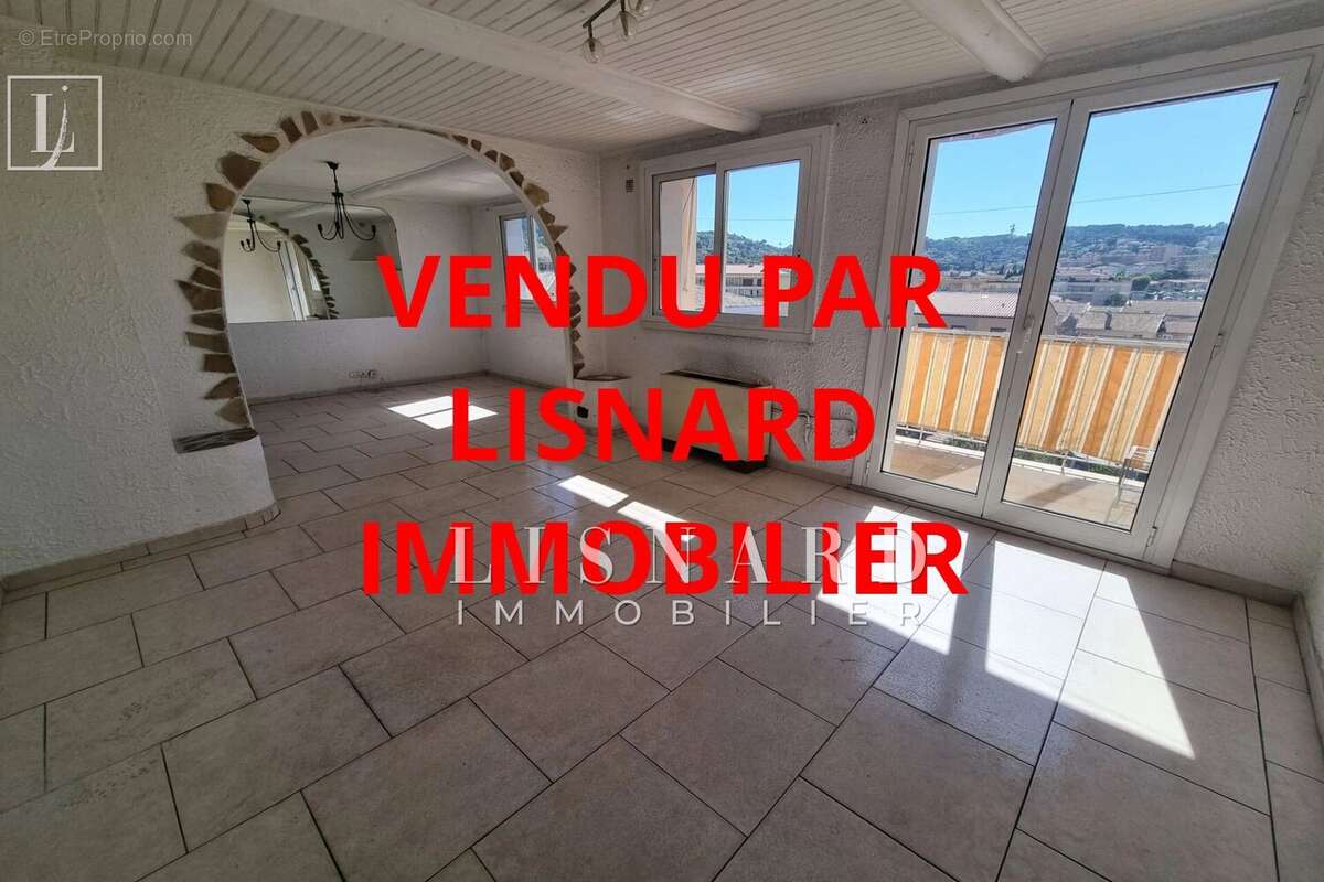 Appartement à VALLAURIS