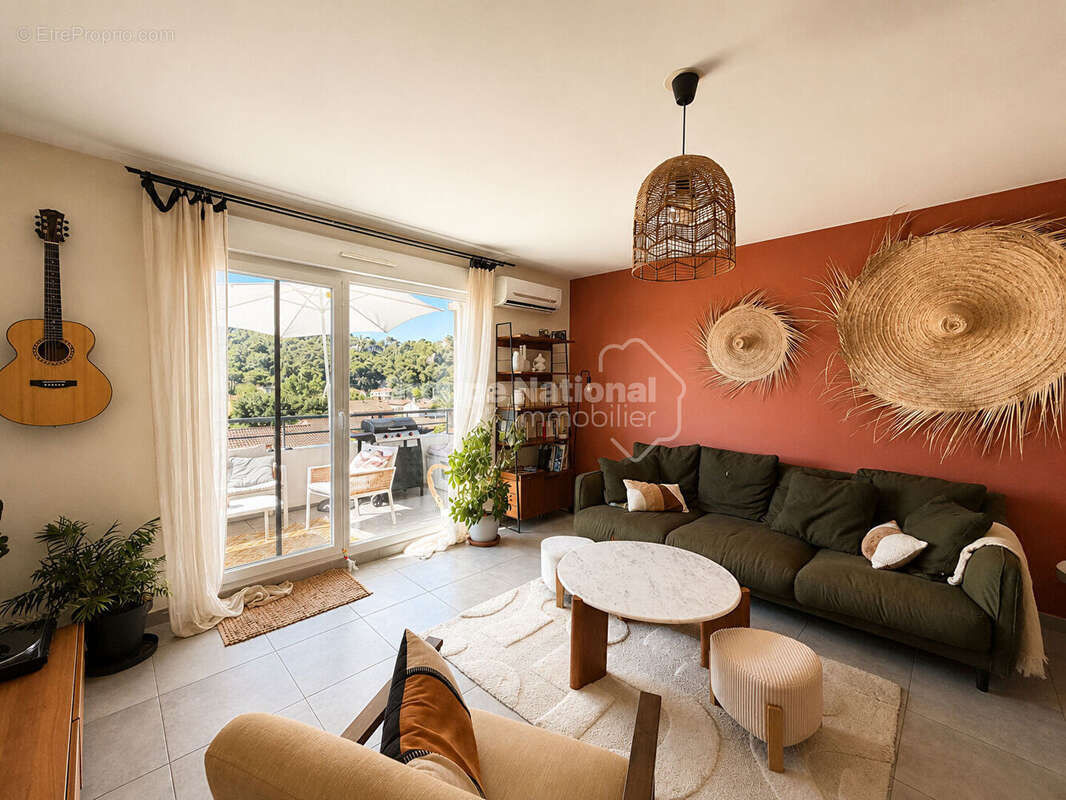 Appartement à LE ROVE
