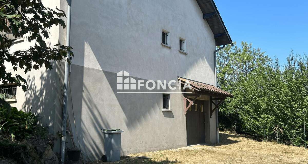 Maison à ESTRABLIN