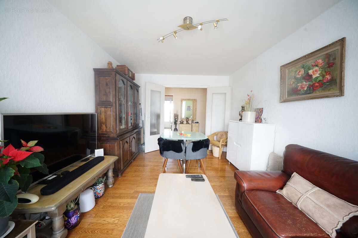 Appartement à FONTAINE