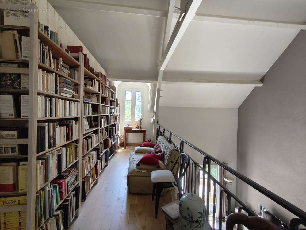 Maison 222 m² à Nesles-La-Vallee  - photo 9