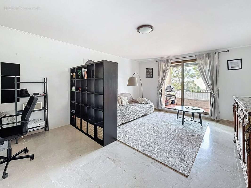 Appartement à VILLENEUVE-LOUBET