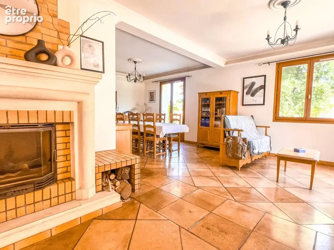Maison familiale 6 pièces de 164 m² avec T2 indépendant de 35 m² - Roquefort les Pins - photo 4