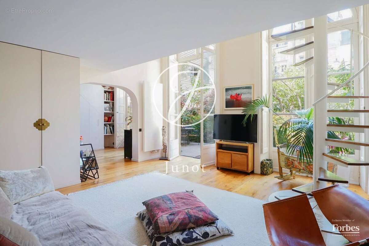 Appartement à PARIS-6E