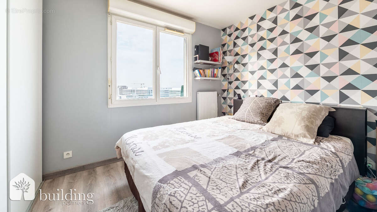 Appartement à COURBEVOIE