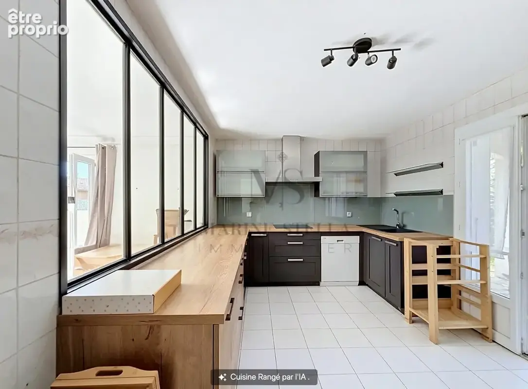 Maison avec piscine en centre-ville de Béziers : 3 chambres, garage et jardin arboré - photo 10