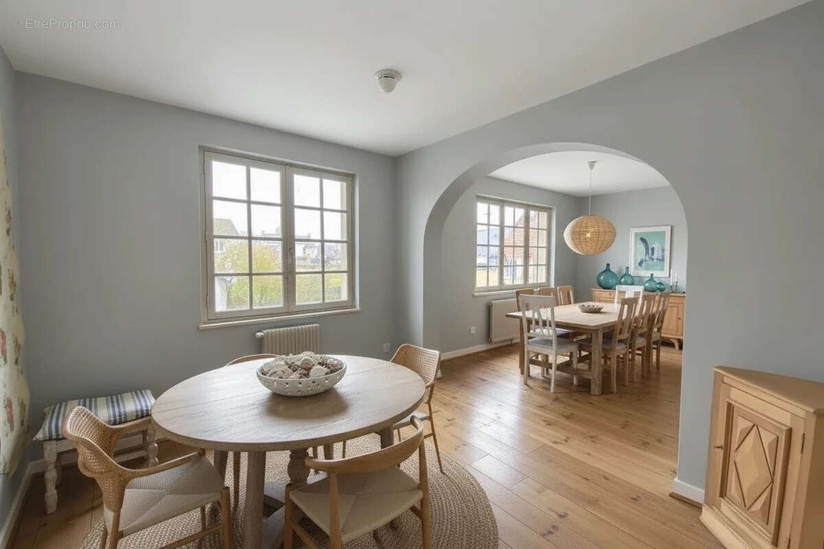 Maison à LONGUES-SUR-MER