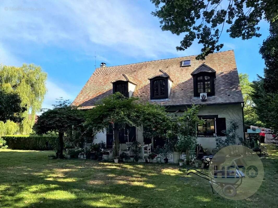 Maison à MONTFORT-L'AMAURY