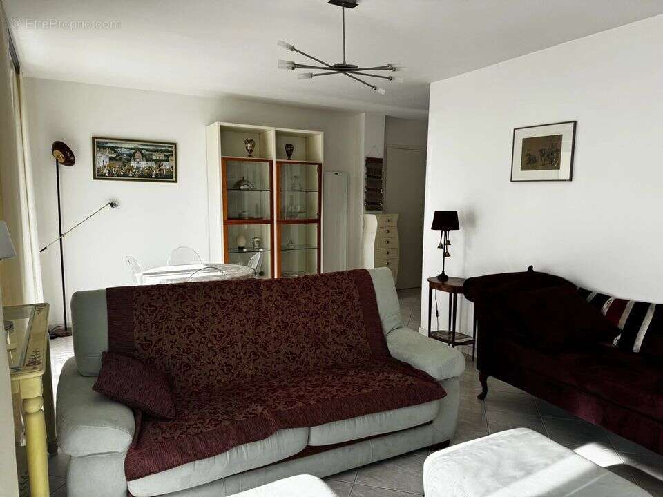 Appartement à CARRY-LE-ROUET