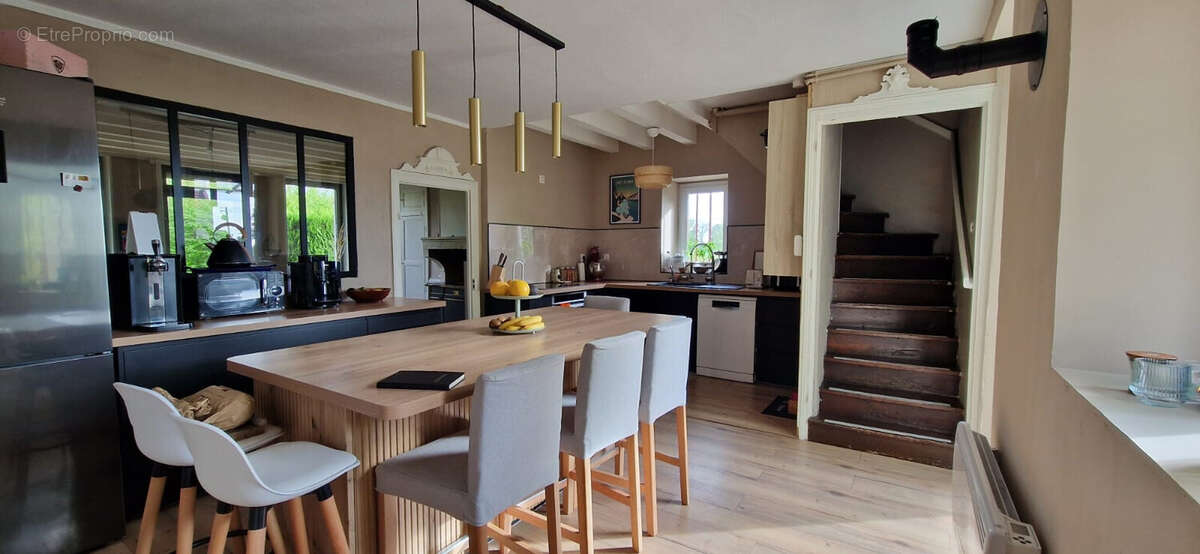 Maison à SAINT-GERVAIS-EN-VALLIERE