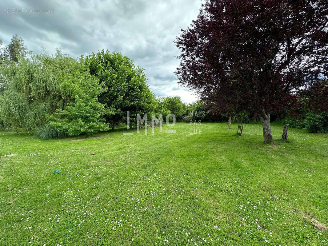 Maison à CHAHAIGNES