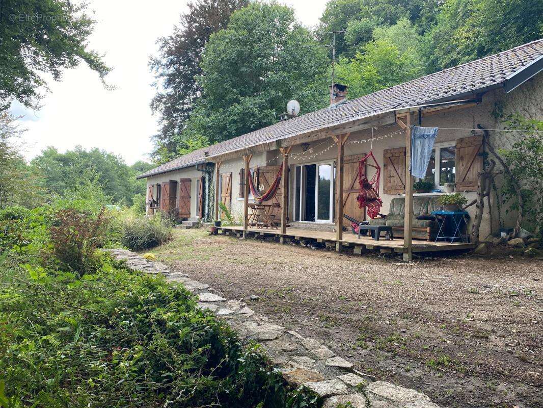 Maison à SAINT-JULIEN-LE-PETIT