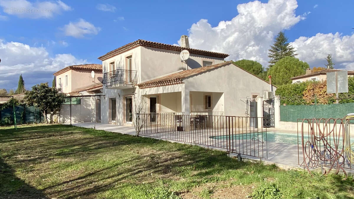 Maison à CALLIAN