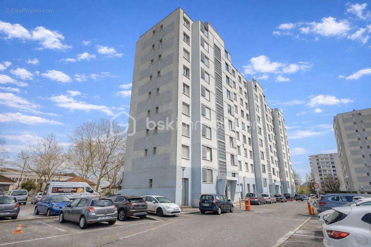 Appartement à LE PONT-DE-CLAIX