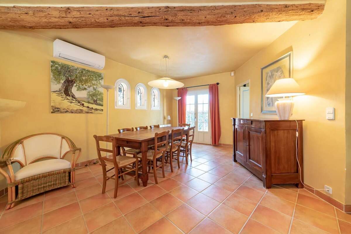 Maison à ROQUEFORT-LES-PINS