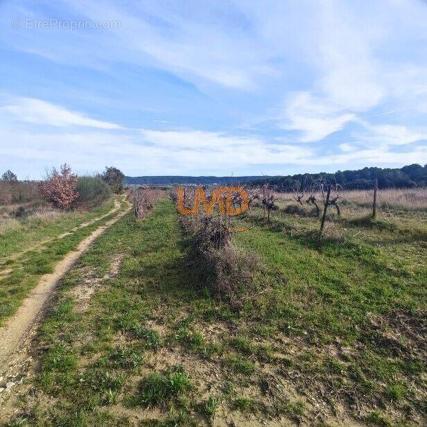 Terrain à AIGREMONT