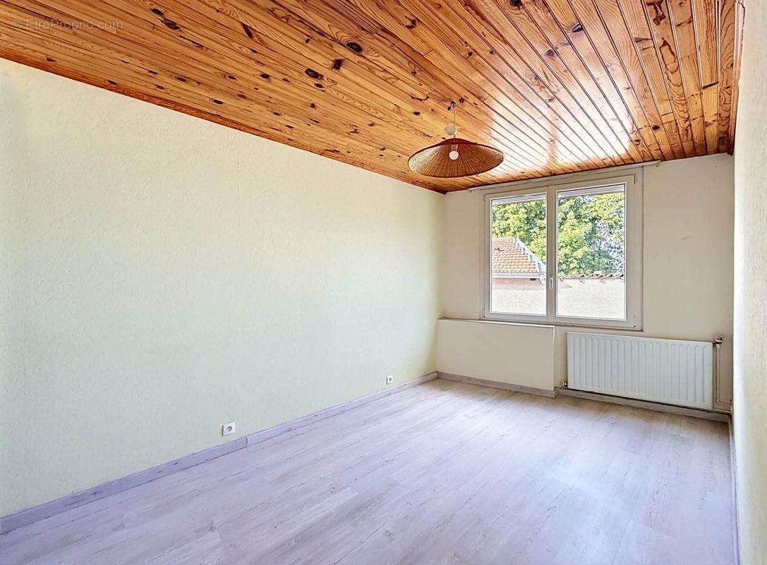 Maison 94 m² à Valfleury  - photo 7