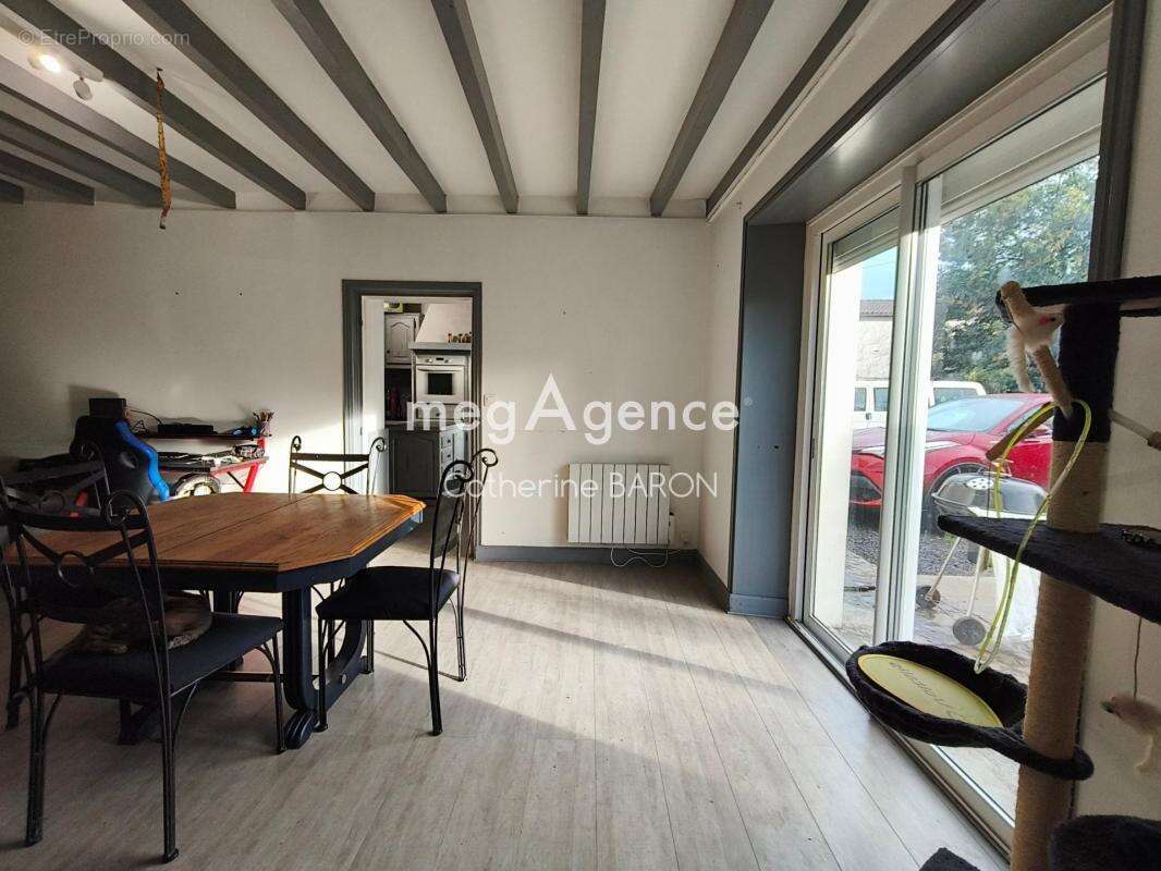 Maison à CHERVES-RICHEMONT