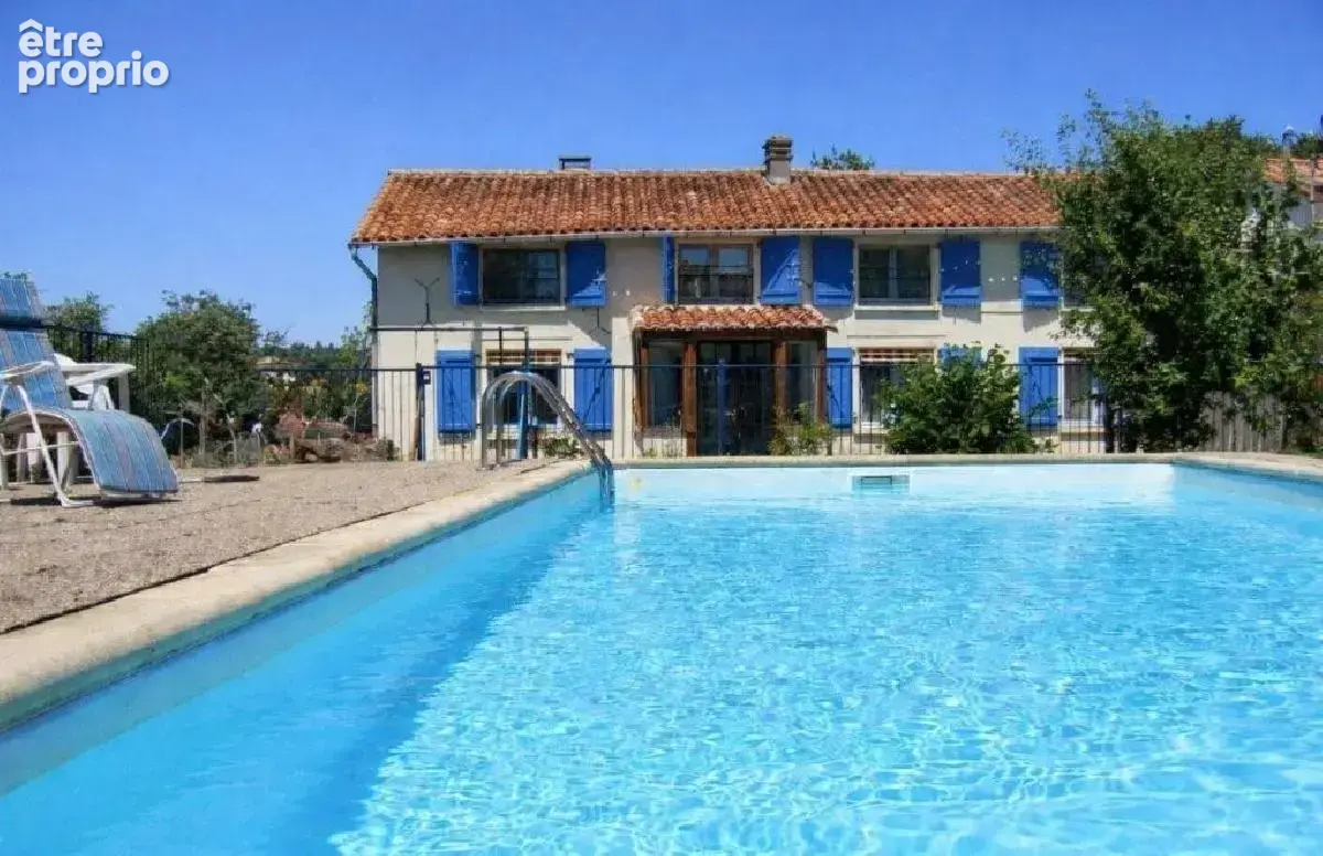Maison à NANTEUIL-EN-VALLEE