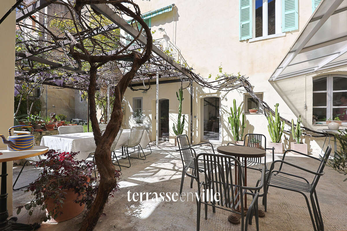La ciotat   centre historique - grand duplex - t9 - 192 m2   5 ch - parcelle 350m2 - parking - 1 250 000€ - photo 14