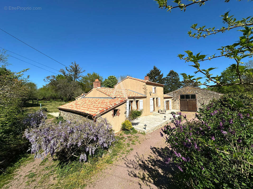 Maison à AIZENAY