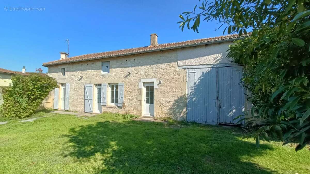 Maison à LE ROCHEREAU