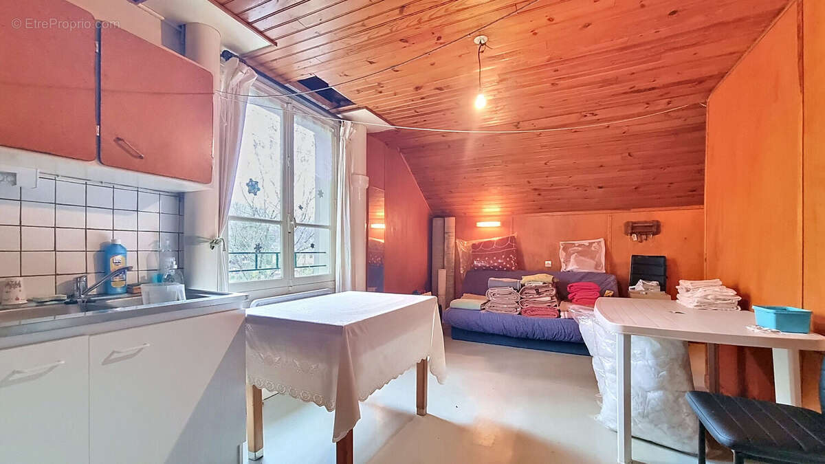 Maison à CHAMBON-SUR-LAC