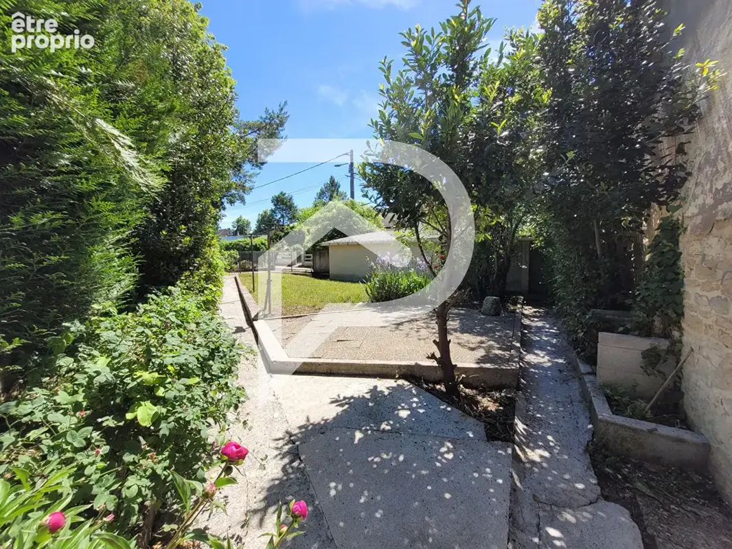 Chaumont , Maison de ville à rénover avec jardin et garage - photo 2