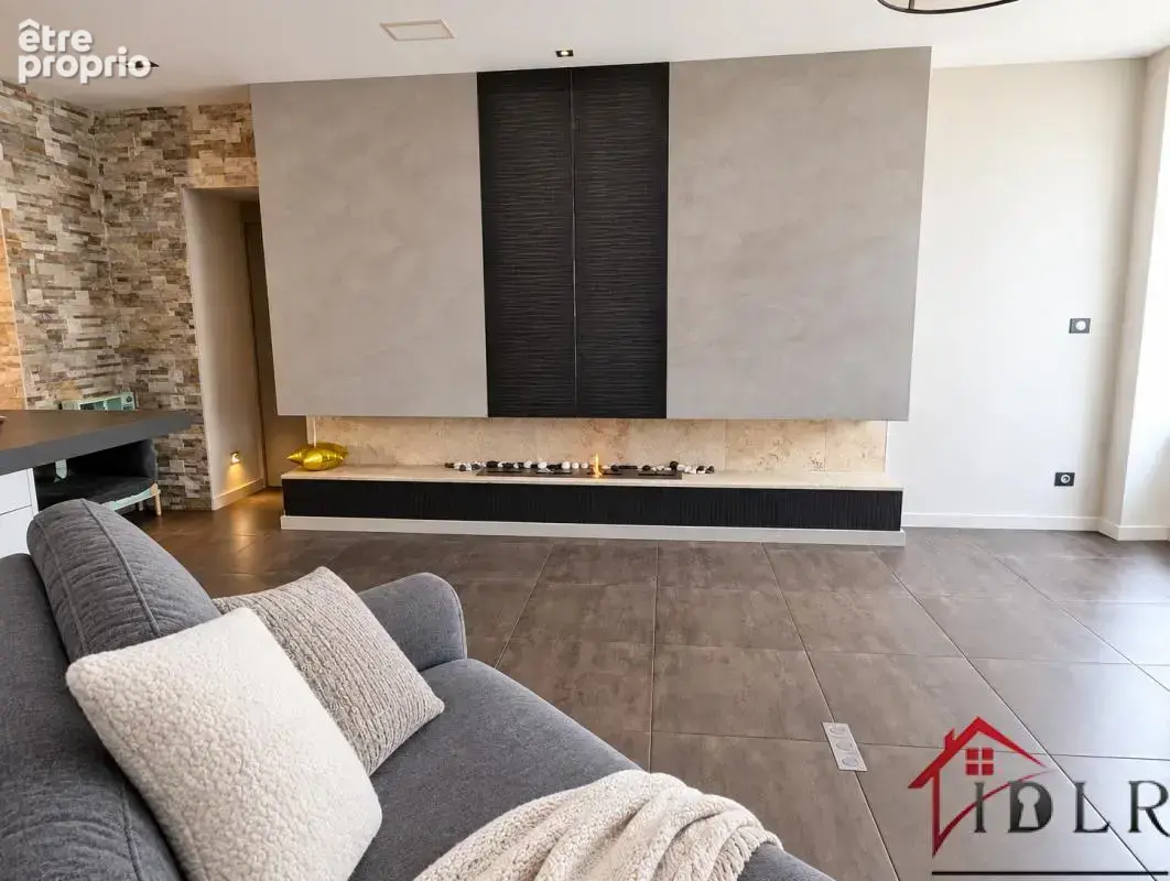 Appartement 146 m2 à Oyonnax   De l'espace pour vivre et rec - photo 2