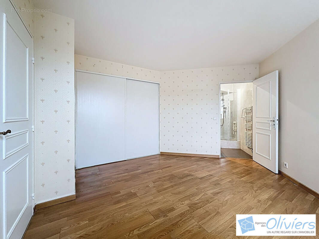 Appartement 87 m² à Montigny-Le-Bretonneux  - photo 6