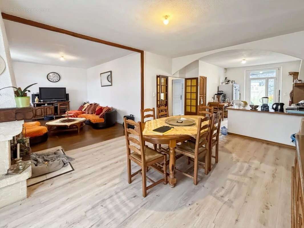 Maison à RAZAC-SUR-L&#039;ISLE