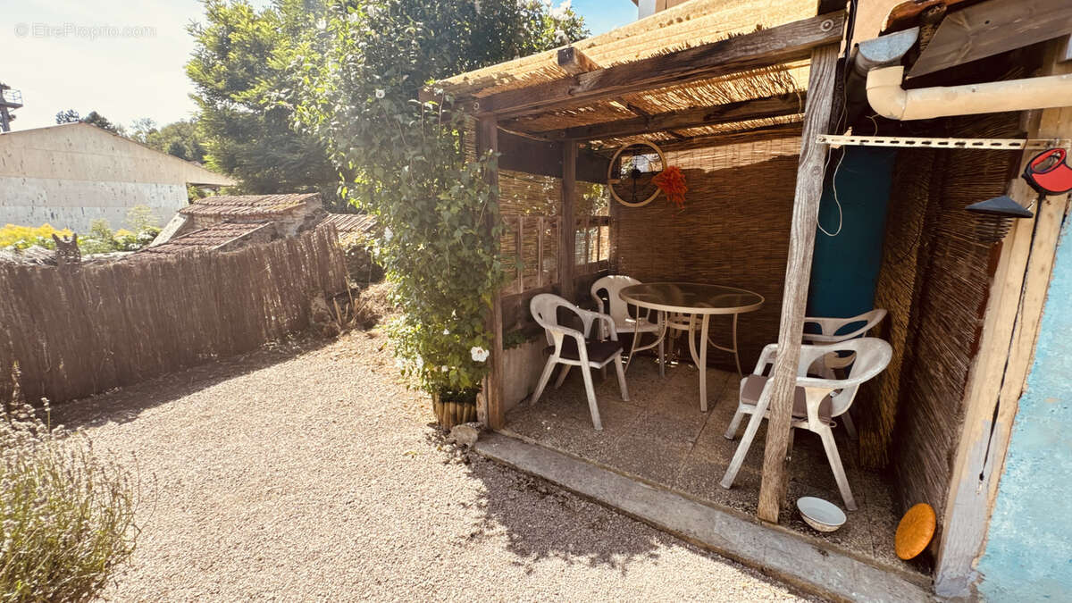 Maison de campagne à Massangis au prix de 55 000 € F.A.I - photo 5