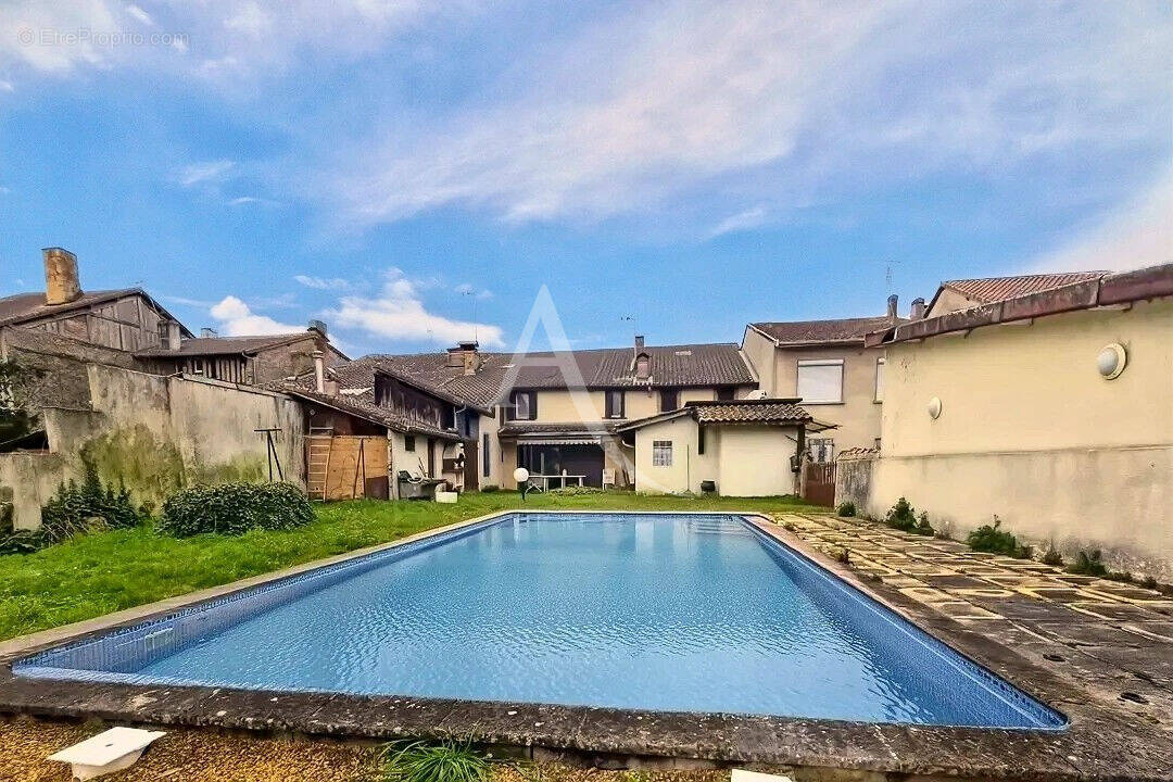 Maison à VILLENEUVE-DE-MARSAN