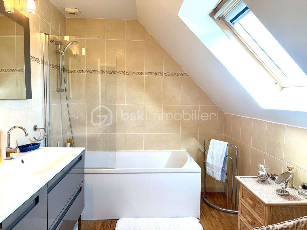 Maison à AZAY-SUR-CHER