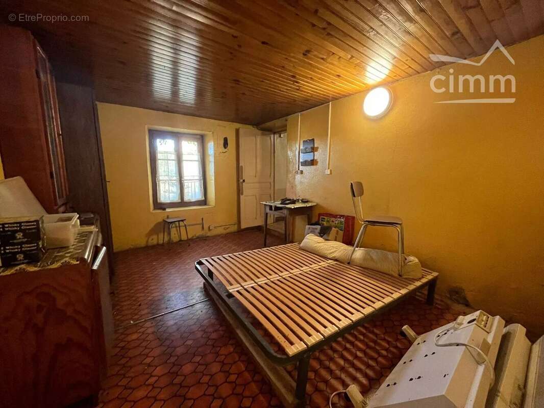 Maison à SAINT-BONNET-LE-CHATEAU