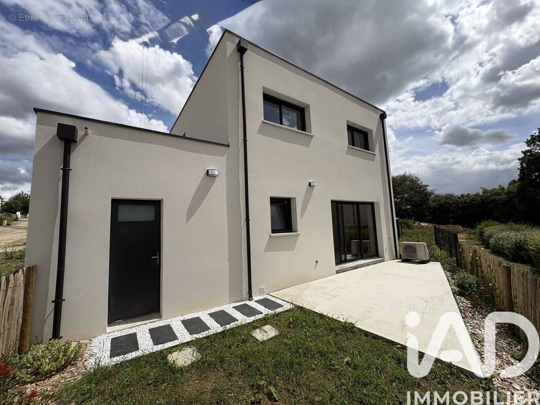 Photo 1 - Maison à THORIGNE-FOUILLARD