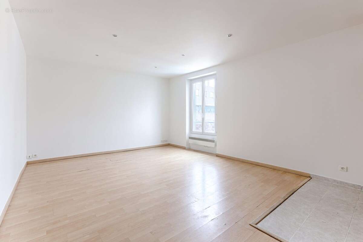 Appartement à LA GARENNE-COLOMBES