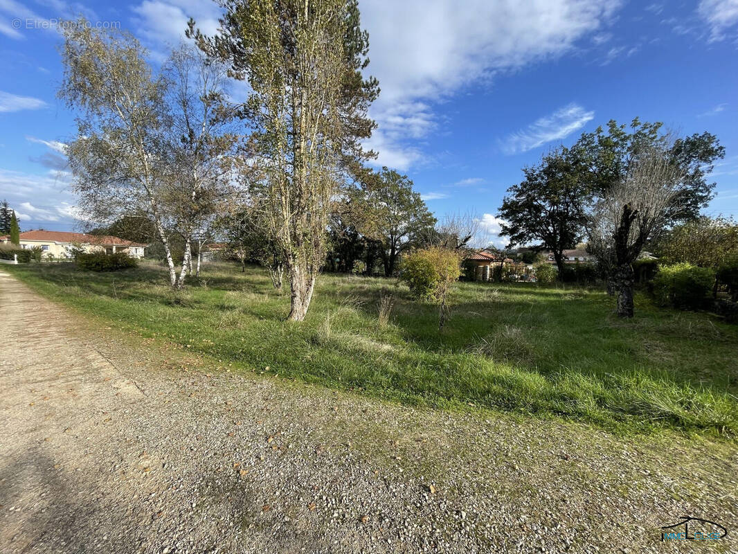 Terrain à VILLEFRANCHE-DE-ROUERGUE