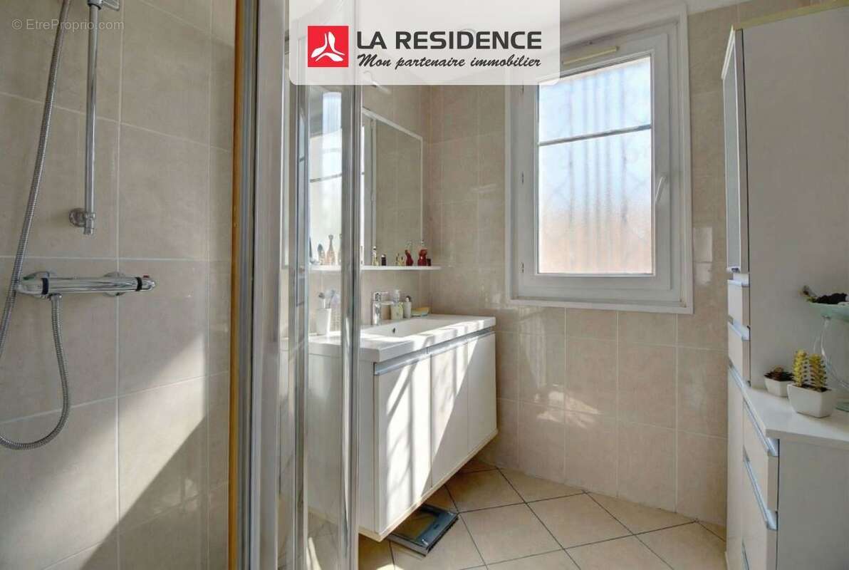 Maison à CHANTELOUP-LES-VIGNES