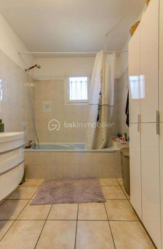 Maison à MONTELIMAR